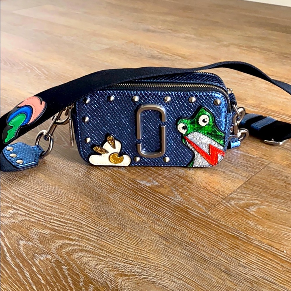 Marc Jacobs strap frog bag